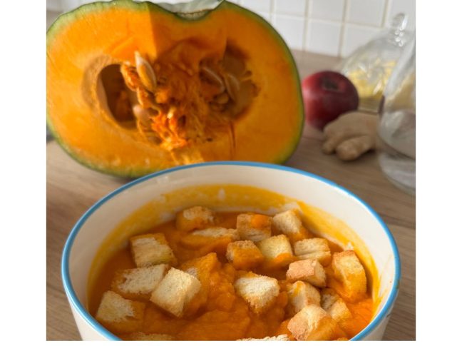 Zupa krem z dyni muscat z grzankami