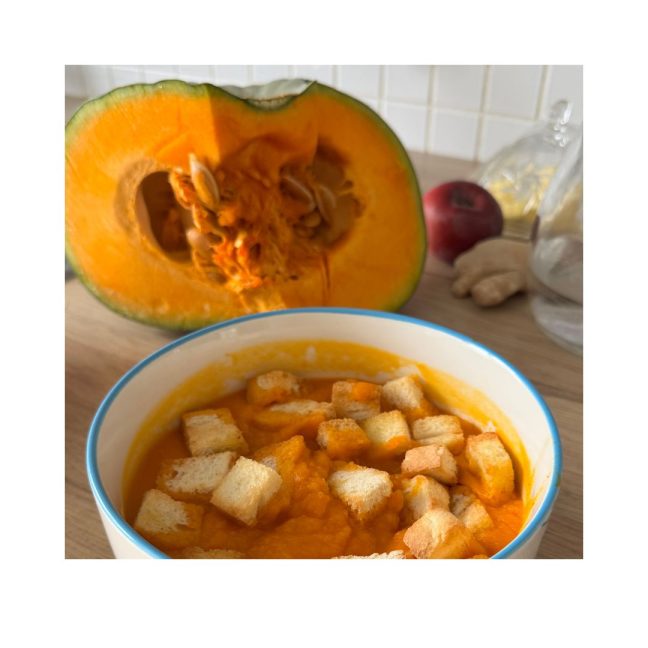 Zupa krem z dyni muscat z grzankami